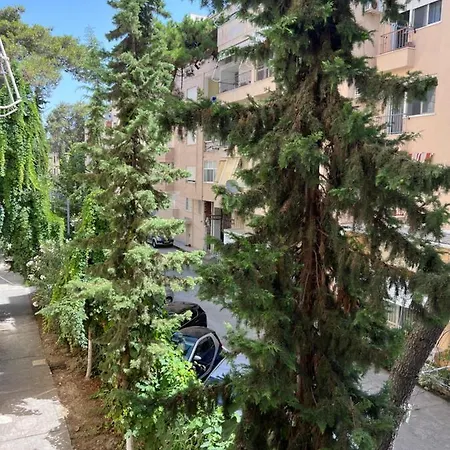 Garden Paradise Golem Apartment